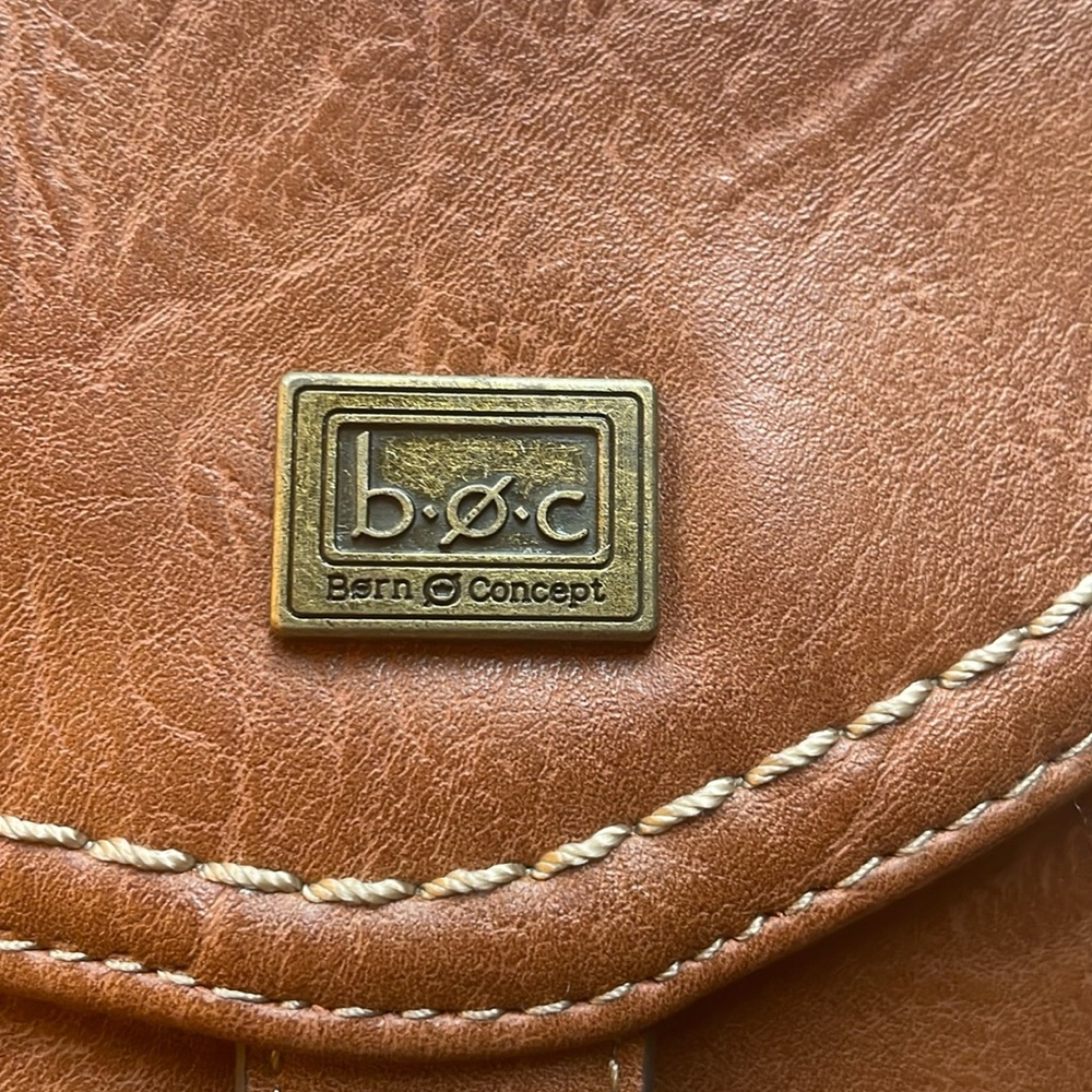 Born concept cross body leather purse